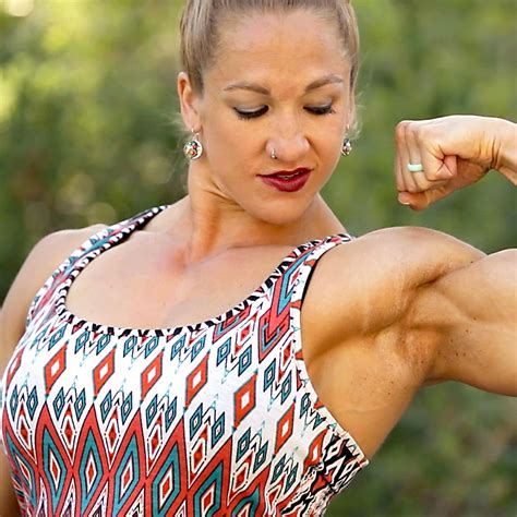 her biceps cam|HerBiceps (@HerBiceps) .